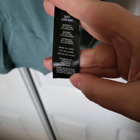 Ladies 2xl relaxed fit scoop neck tshirt - Picture 4 of 4